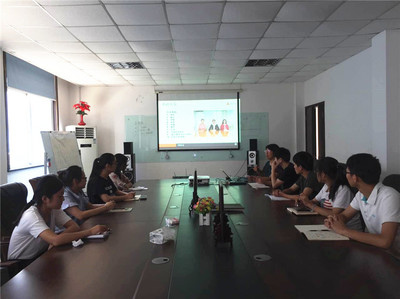 提升職業(yè)素質(zhì)，展示專業(yè)形象 意凱公司成功舉辦商務(wù)禮儀與婚介服務(wù)專項(xiàng)培訓(xùn)